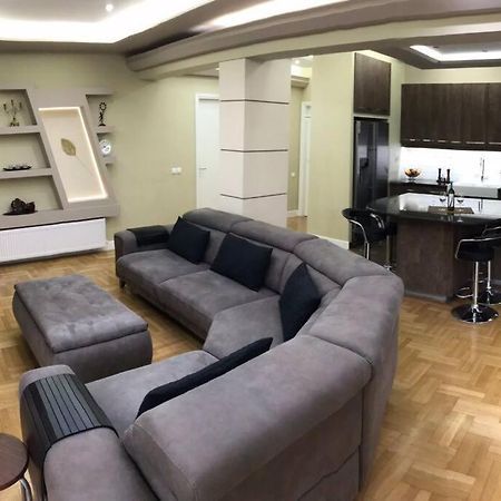 Finer Things Flisvos Beach Condo In Palaio Faliro Athènes Extérieur photo