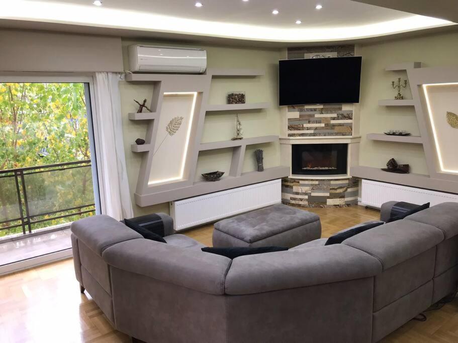 Finer Things Flisvos Beach Condo In Palaio Faliro Athènes Extérieur photo