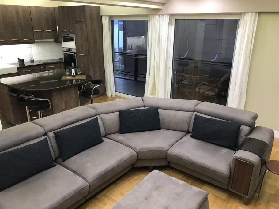 Finer Things Flisvos Beach Condo In Palaio Faliro Athènes Extérieur photo