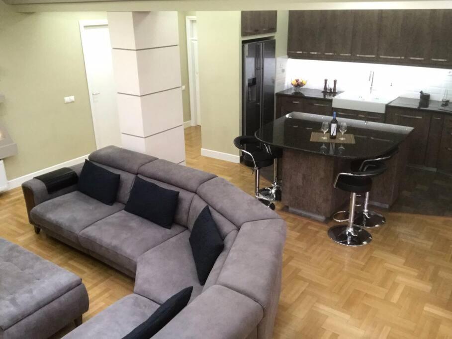 Finer Things Flisvos Beach Condo In Palaio Faliro Athènes Extérieur photo