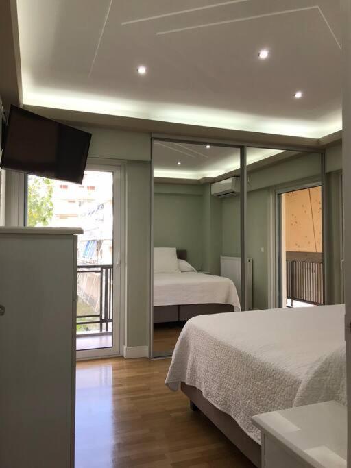 Finer Things Flisvos Beach Condo In Palaio Faliro Athènes Extérieur photo