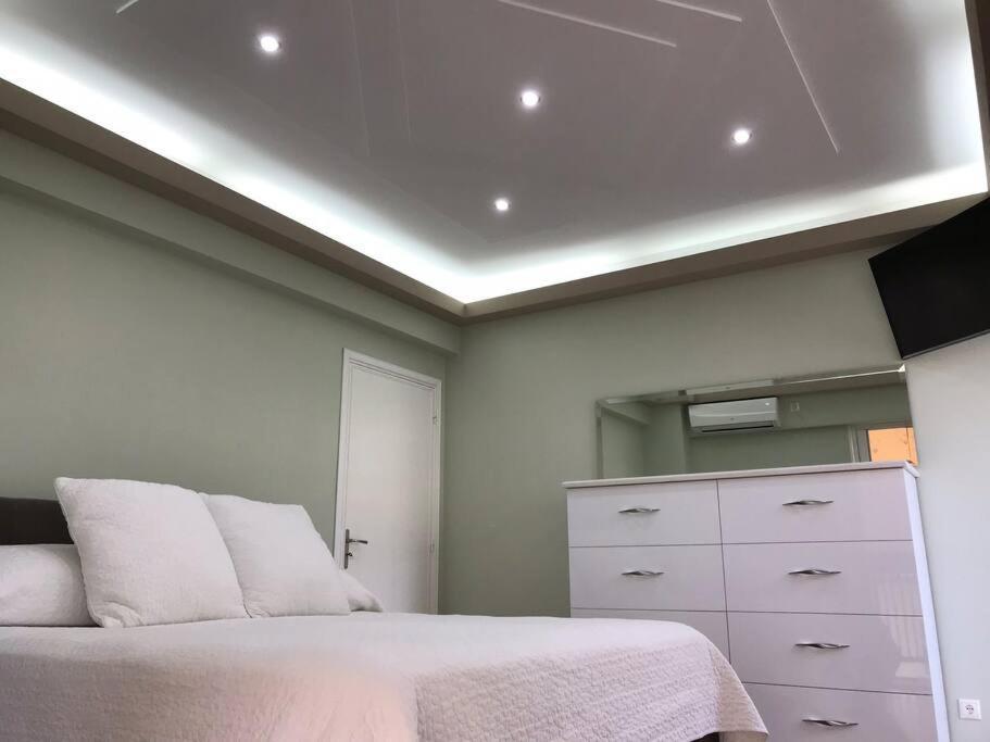 Finer Things Flisvos Beach Condo In Palaio Faliro Athènes Extérieur photo