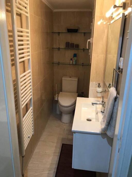 Finer Things Flisvos Beach Condo In Palaio Faliro Athènes Extérieur photo