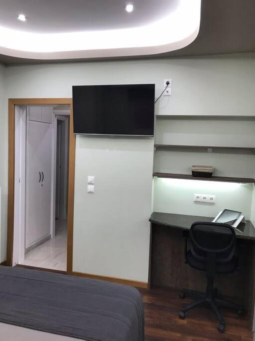 Finer Things Flisvos Beach Condo In Palaio Faliro Athènes Extérieur photo
