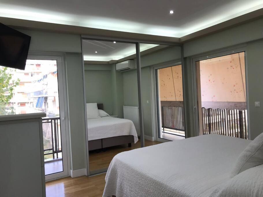 Finer Things Flisvos Beach Condo In Palaio Faliro Athènes Extérieur photo