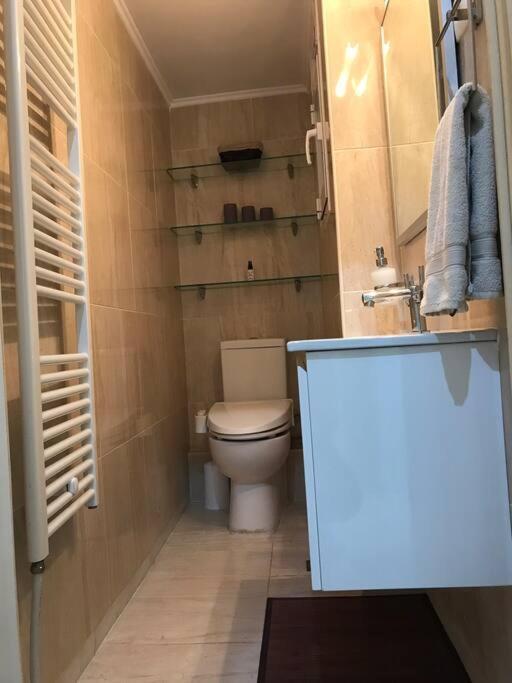 Finer Things Flisvos Beach Condo In Palaio Faliro Athènes Extérieur photo