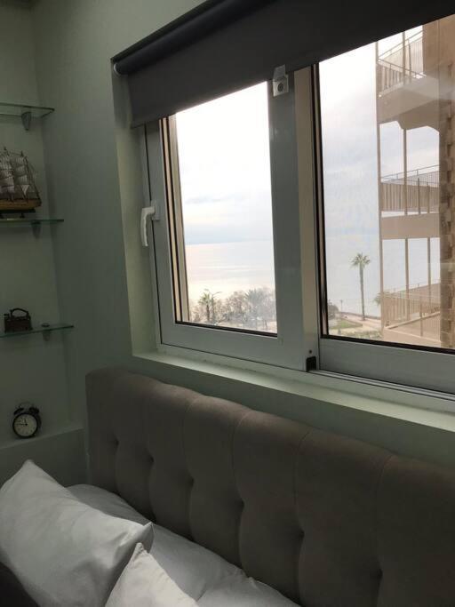 Finer Things Flisvos Beach Condo In Palaio Faliro Athènes Extérieur photo