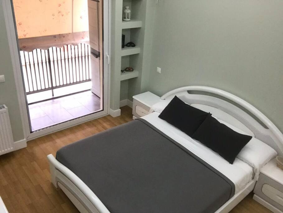 Finer Things Flisvos Beach Condo In Palaio Faliro Athènes Extérieur photo